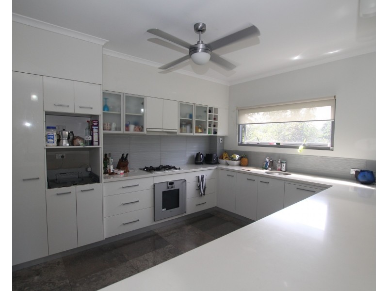 2/2 Donkin Lane, Mission Beach QLD 4852