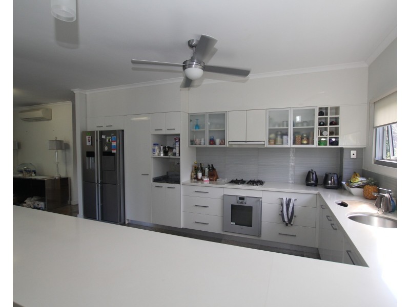 2/2 Donkin Lane, Mission Beach QLD 4852