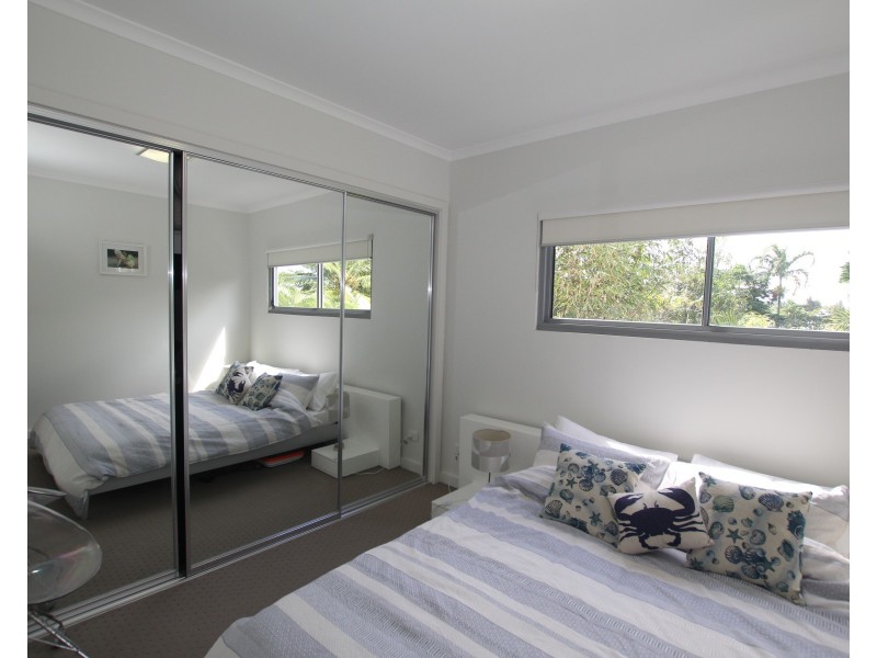 2/2 Donkin Lane, Mission Beach QLD 4852