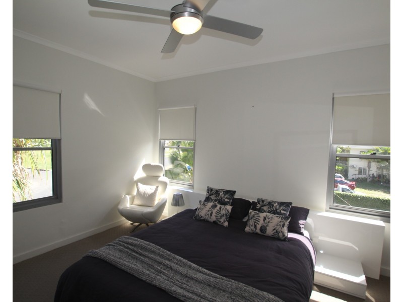 2/2 Donkin Lane, Mission Beach QLD 4852