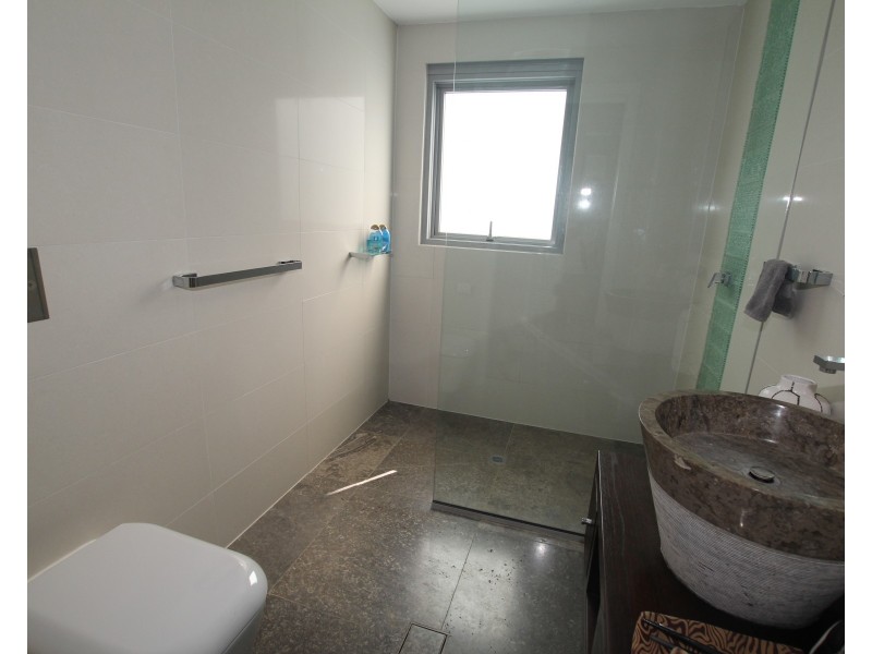 2/2 Donkin Lane, Mission Beach QLD 4852