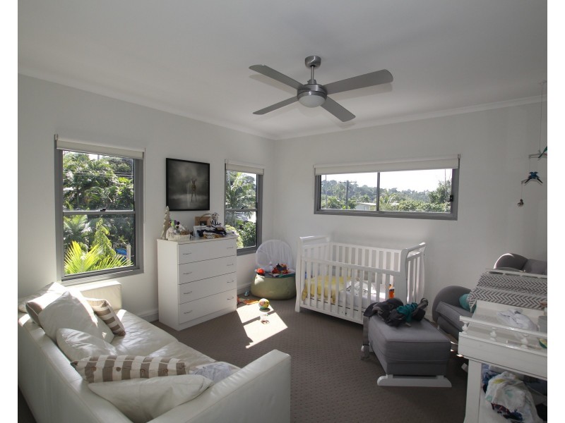 2/2 Donkin Lane, Mission Beach QLD 4852