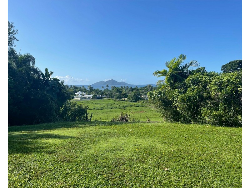 2 Rise Cres, Mission Beach QLD 4852