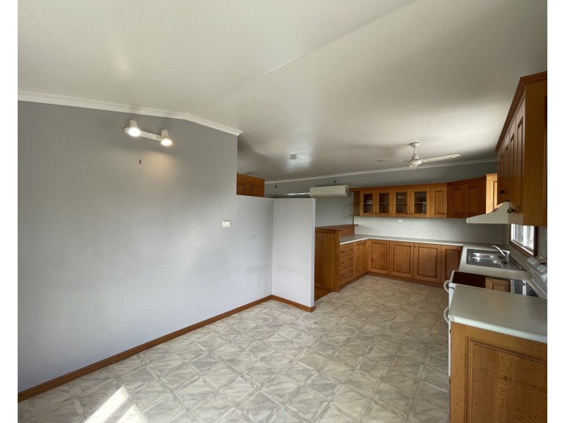 7 Cutten St, Bingil Bay QLD 4852