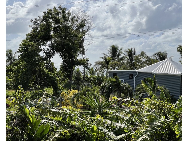 7 Cutten St, Bingil Bay QLD 4852