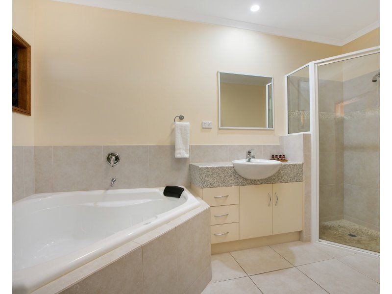 24 Kennedy Esplanade, South Mission Beach QLD 4852