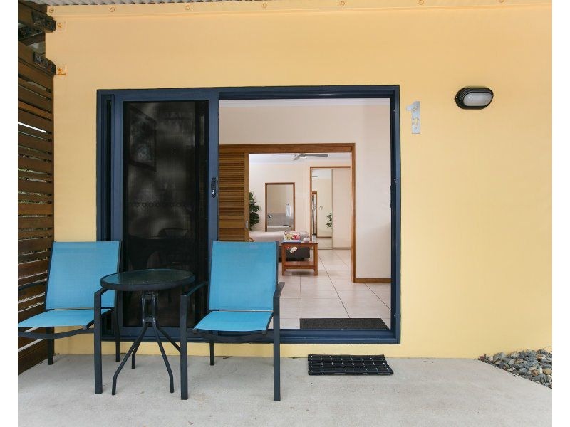 24 Kennedy Esplanade, South Mission Beach QLD 4852