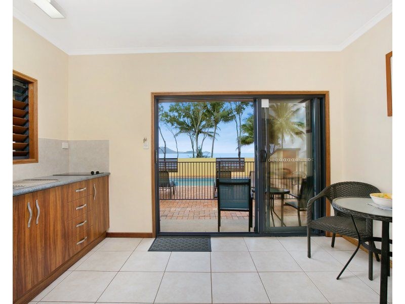 24 Kennedy Esplanade, South Mission Beach QLD 4852