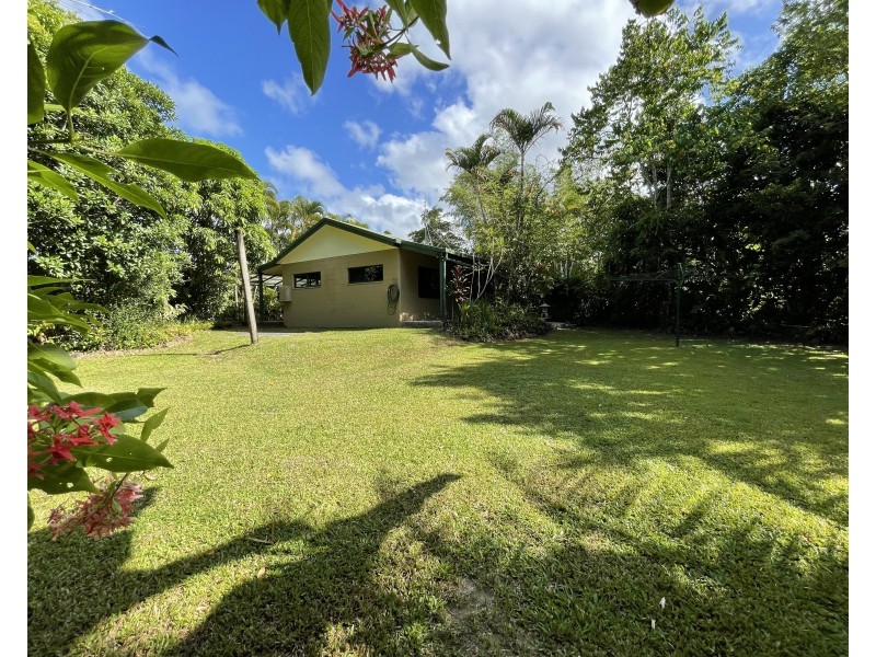7 Hutchison Cl, Mission Beach QLD 4852