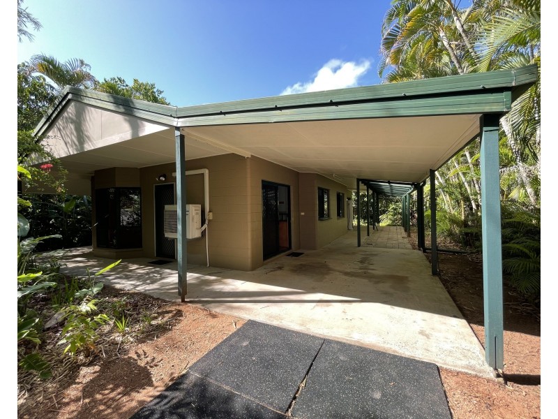 7 Hutchison Cl, Mission Beach QLD 4852