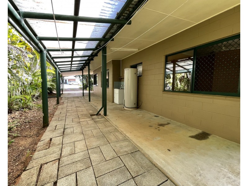 7 Hutchison Cl, Mission Beach QLD 4852