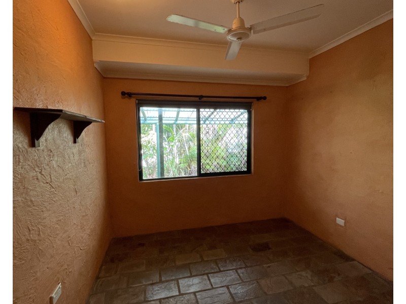 7 Hutchison Cl, Mission Beach QLD 4852