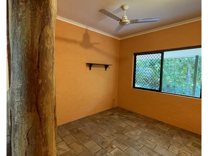 7 Hutchison Cl, Mission Beach QLD 4852