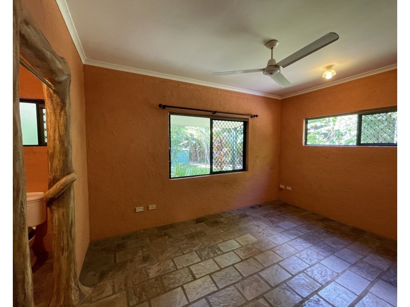 7 Hutchison Cl, Mission Beach QLD 4852