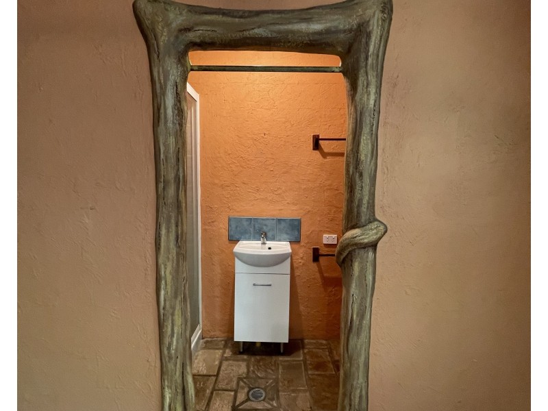 7 Hutchison Cl, Mission Beach QLD 4852