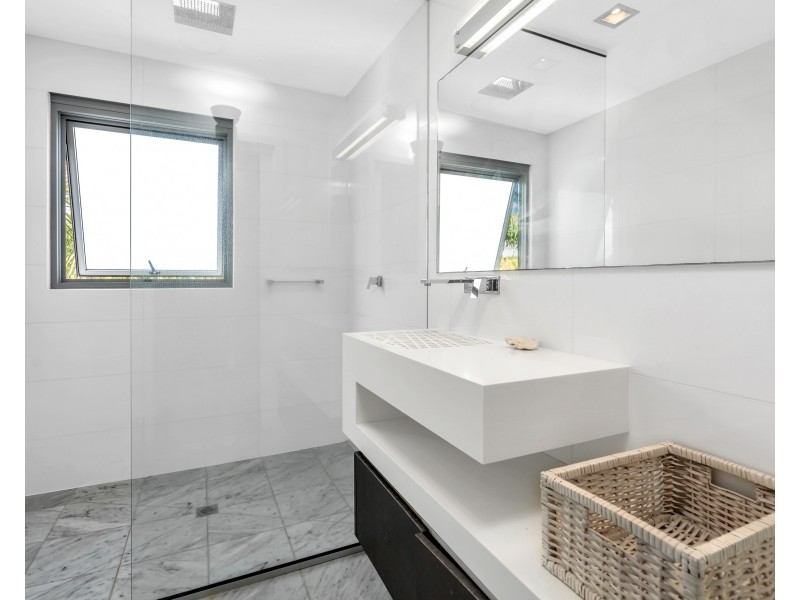 3/2 Donkin Lane, Mission Beach QLD 4852