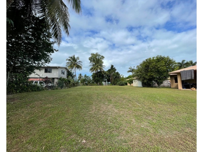 14 Mcnamara St, Wongaling Beach QLD 4852