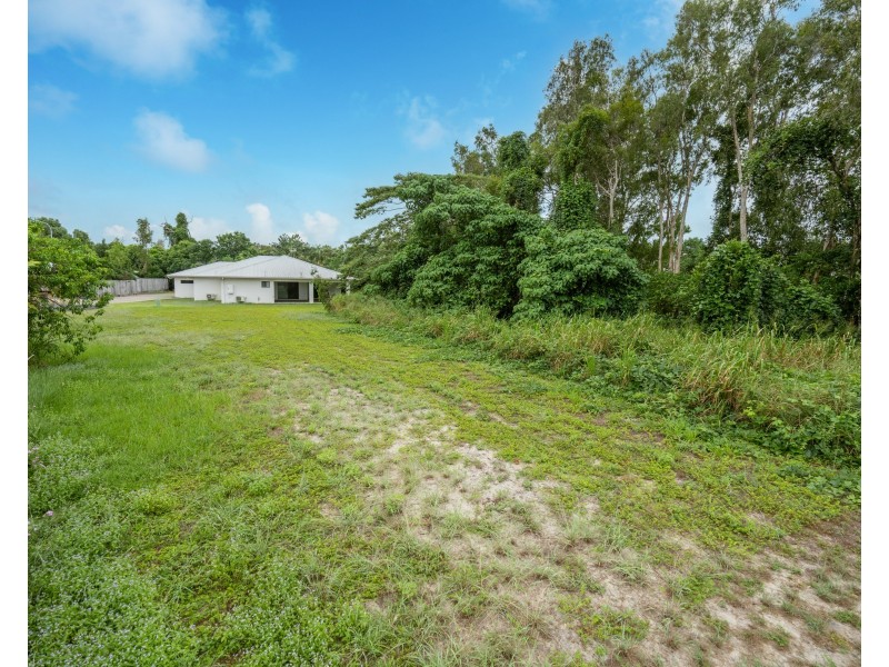 14 Shore Street, Wongaling Beach QLD 4852