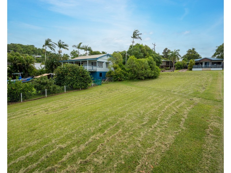 16 Admiralty St, South Mission Beach QLD 4852
