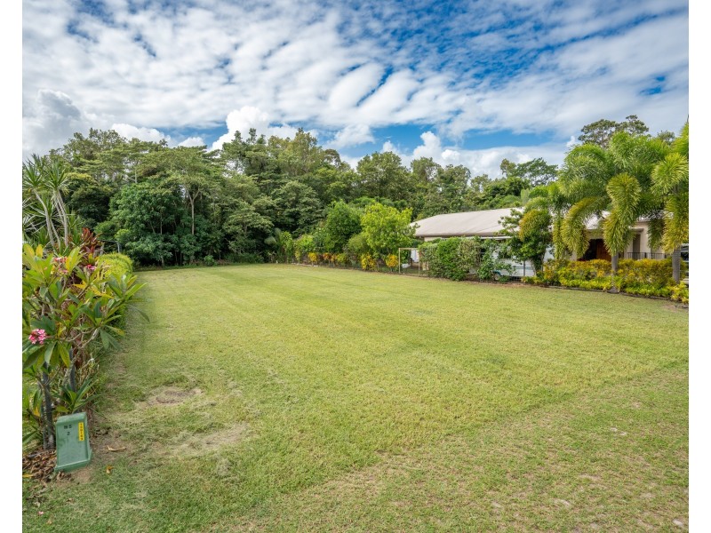 12 Midshipman St, South Mission Beach QLD 4852