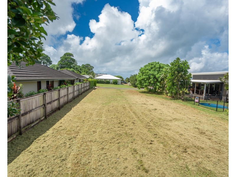 21 Rise Crescent, Mission Beach QLD 4852