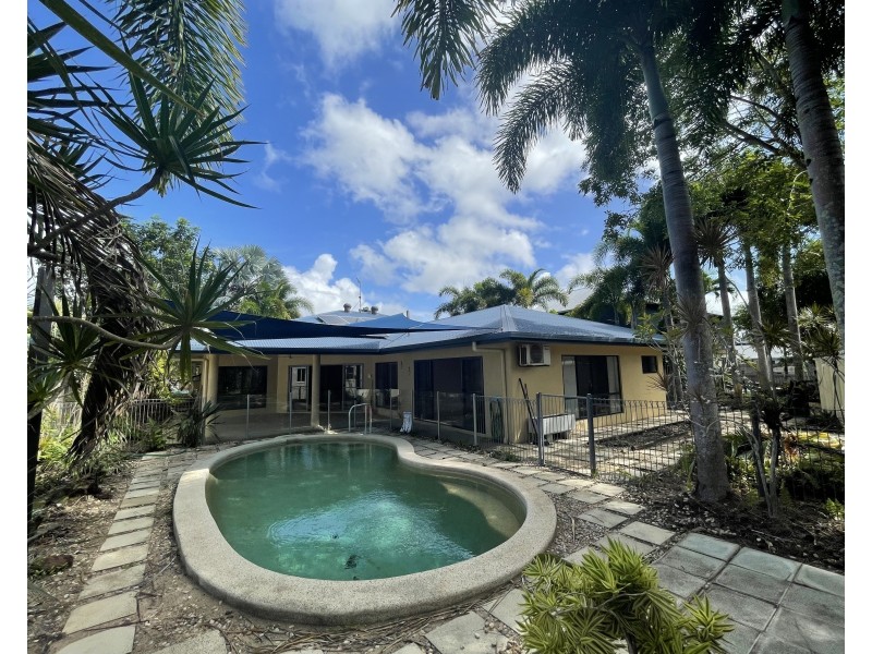 44 Holland St, Wongaling Beach QLD 4852