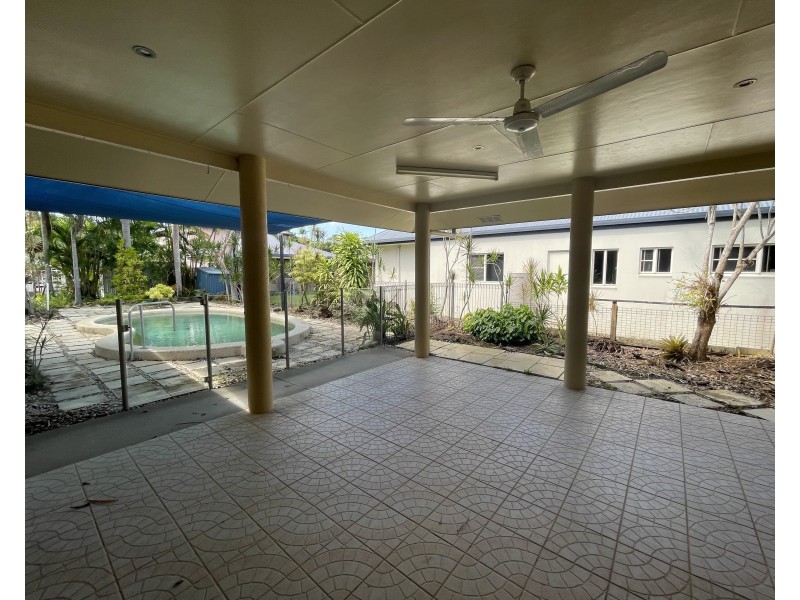 44 Holland St, Wongaling Beach QLD 4852