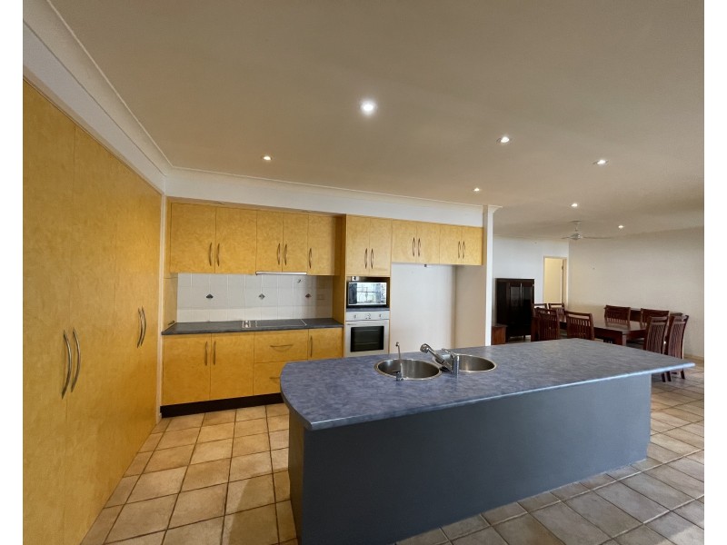 44 Holland St, Wongaling Beach QLD 4852