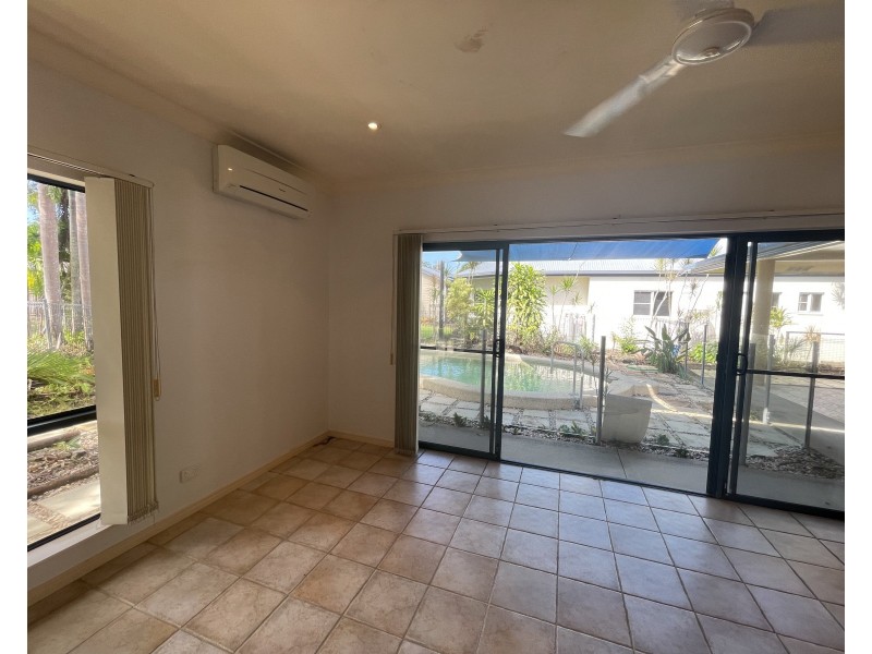 44 Holland St, Wongaling Beach QLD 4852