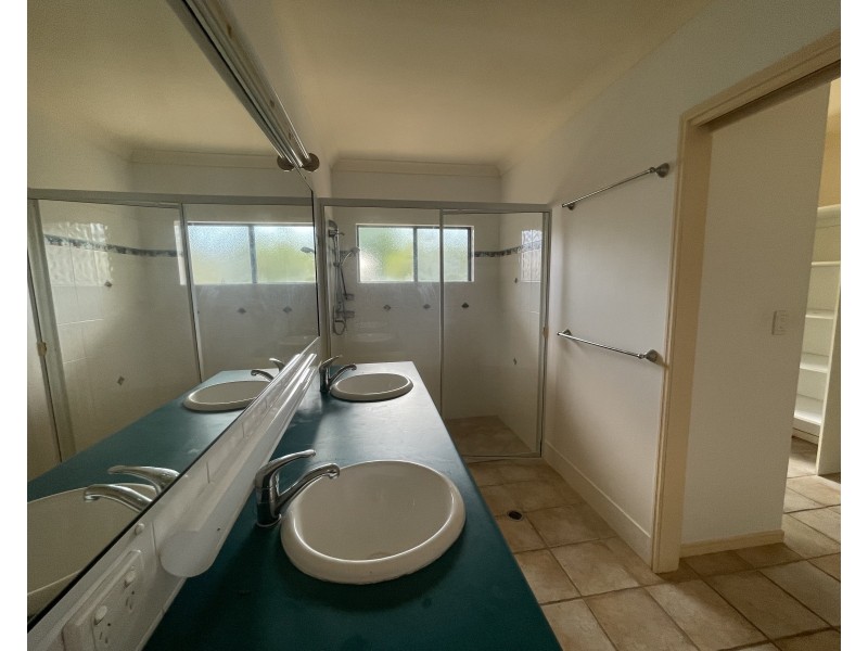 44 Holland St, Wongaling Beach QLD 4852