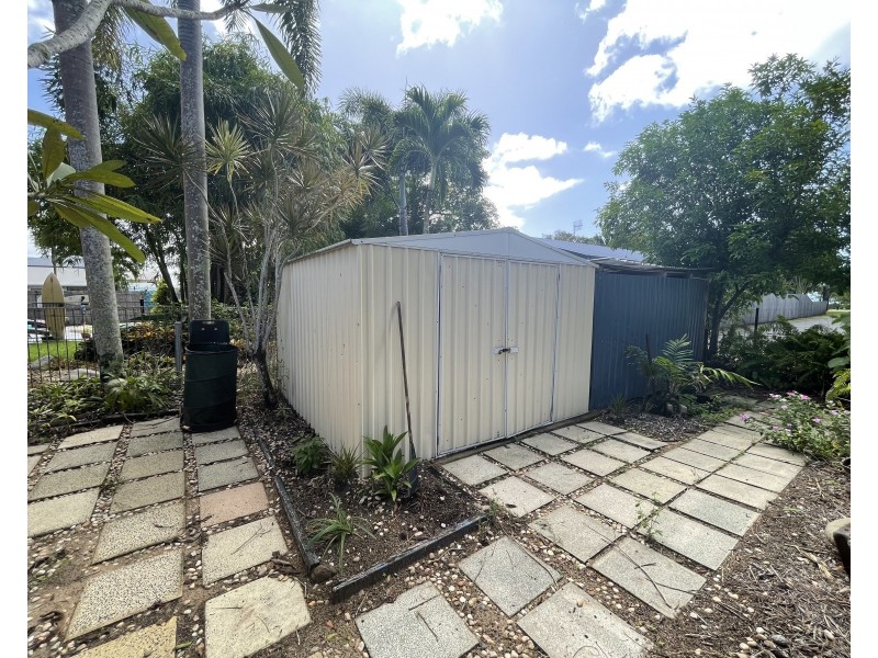 44 Holland St, Wongaling Beach QLD 4852