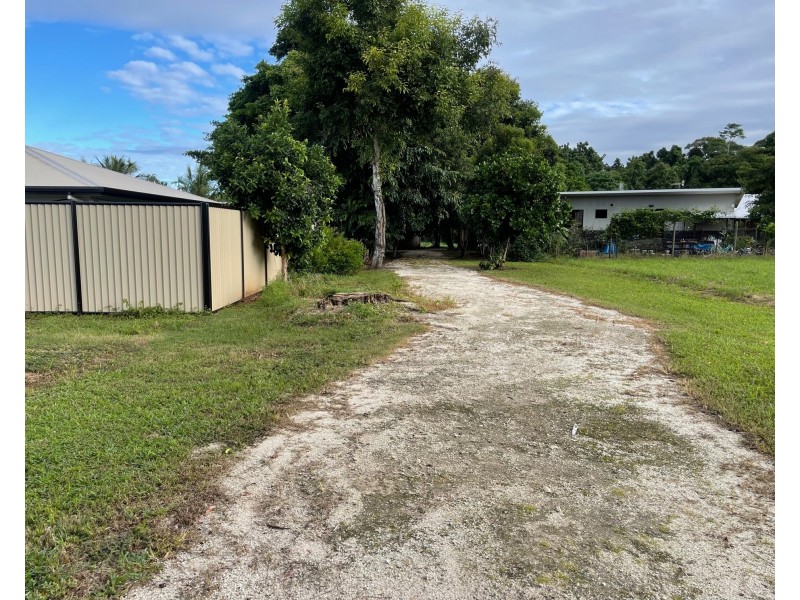 4 Sandpiper Cl, Mission Beach QLD 4852