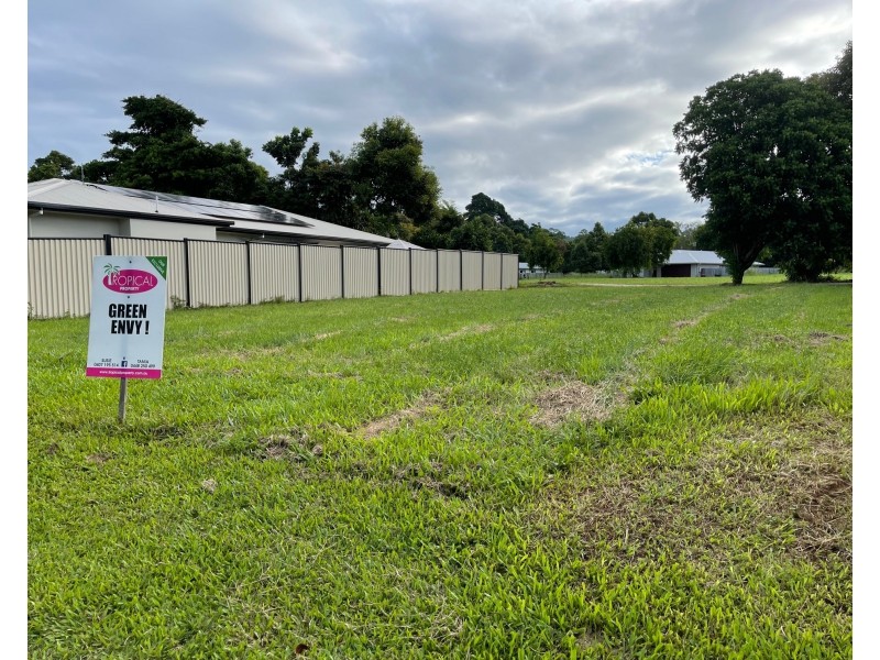 4 Sandpiper Cl, Mission Beach QLD 4852