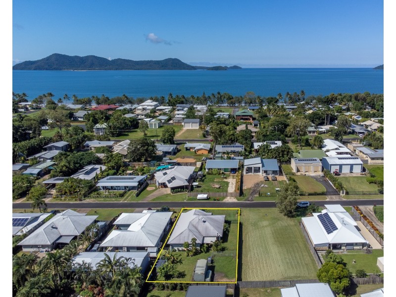 12 Heliconia Ct, South Mission Beach QLD 4852