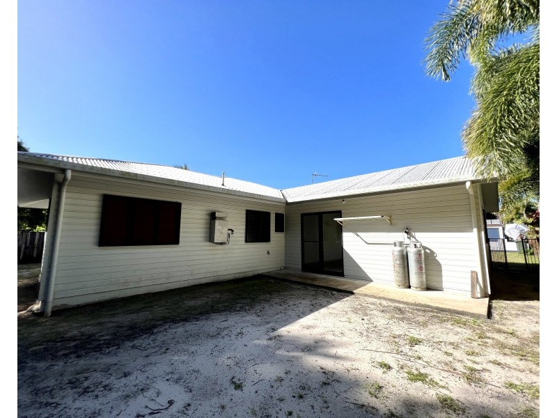 51 Holland Street, Wongaling Beach QLD 4852