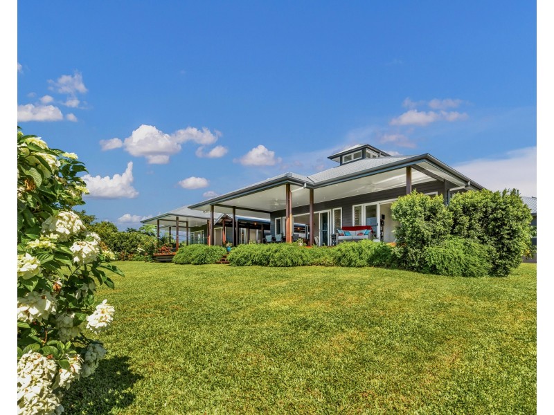 6 Unsworth Dr, Mission Beach QLD 4852