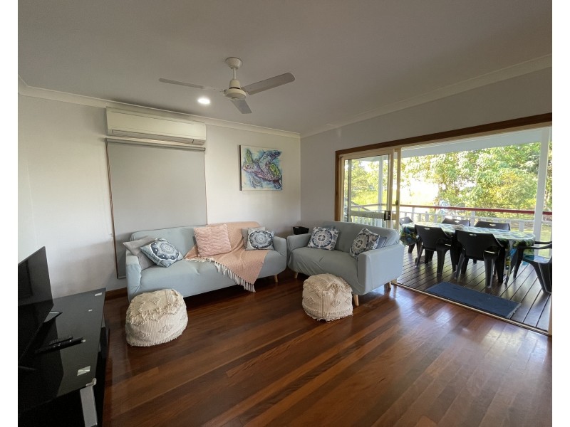 10 Seafarer St, South Mission Beach QLD 4852