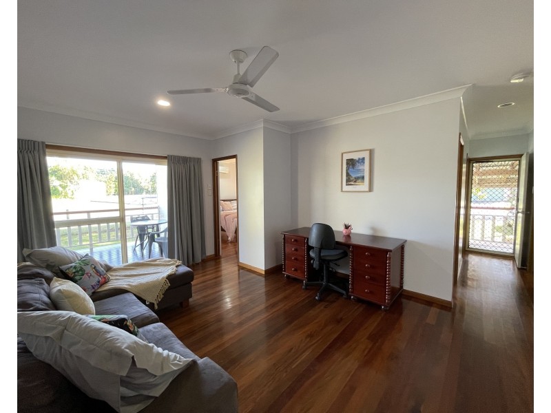 10 Seafarer St, South Mission Beach QLD 4852