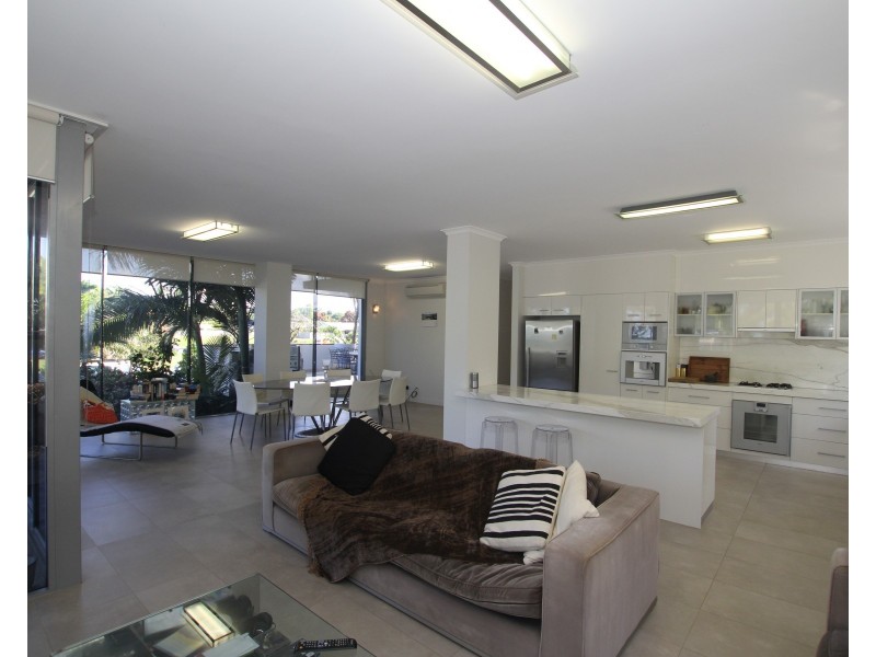 1/2 Donkin Lane, Mission Beach QLD 4852