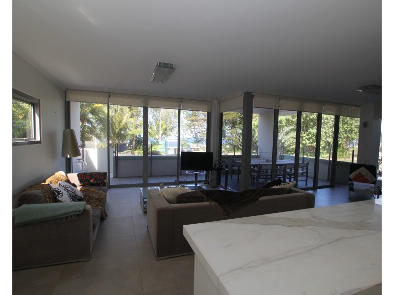1/2 Donkin Lane, Mission Beach QLD 4852