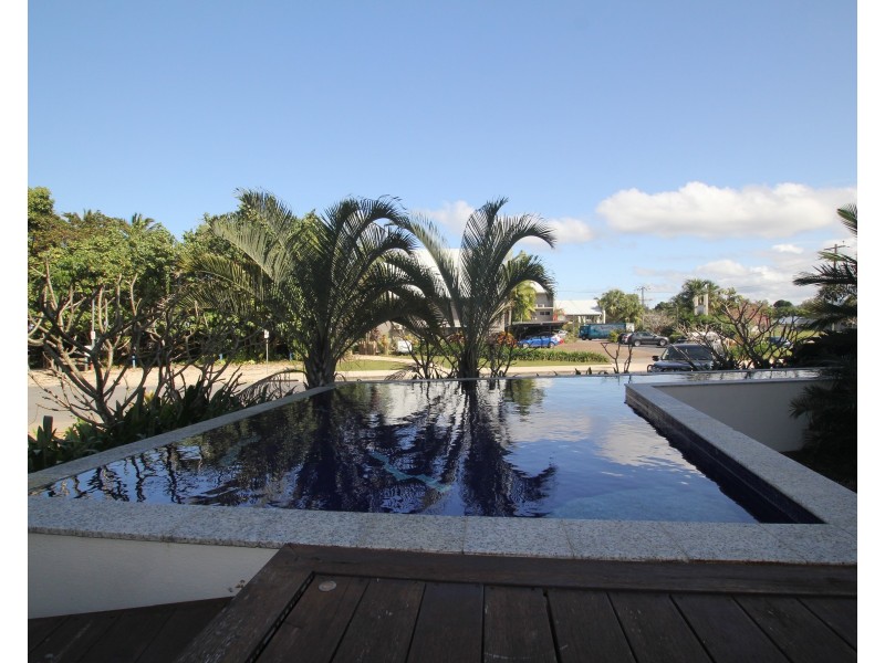 1/2 Donkin Lane, Mission Beach QLD 4852