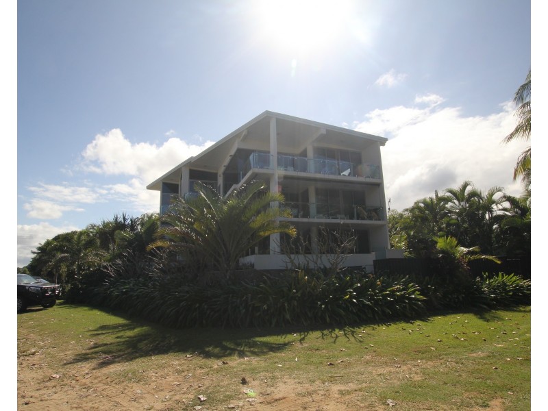 1/2 Donkin Lane, Mission Beach QLD 4852