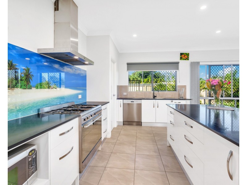 8 Seagull Cl, Mission Beach QLD 4852