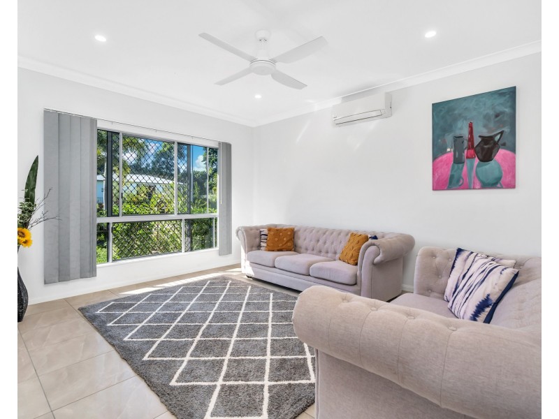 8 Seagull Cl, Mission Beach QLD 4852