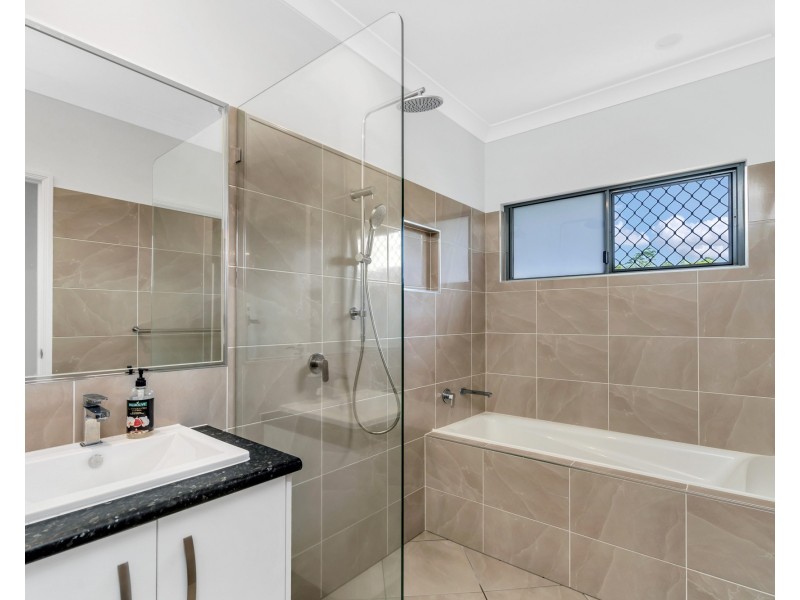 8 Seagull Cl, Mission Beach QLD 4852