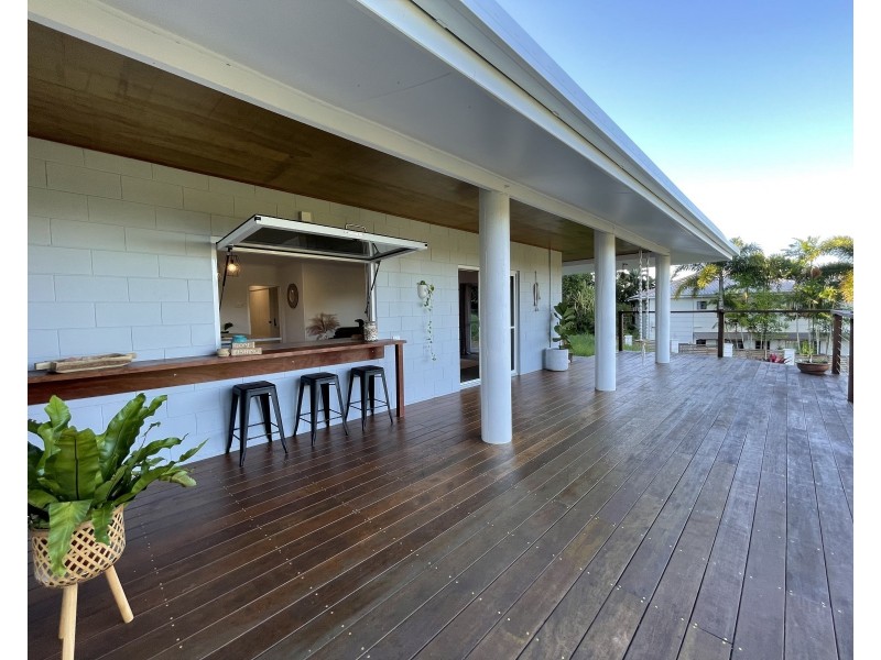 14 Mission Dr, South Mission Beach QLD 4852