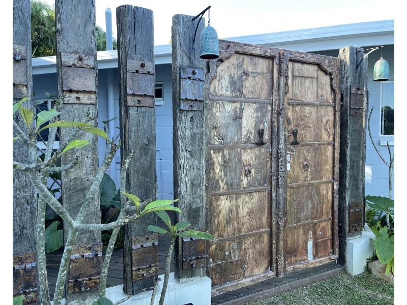 14 Mission Dr, South Mission Beach QLD 4852