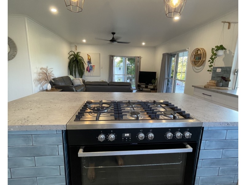 14 Mission Dr, South Mission Beach QLD 4852