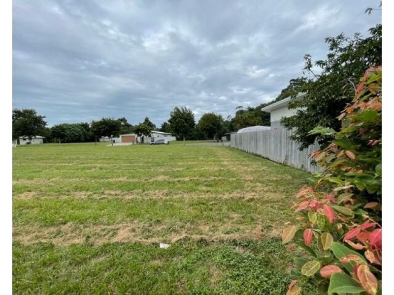 10 Lani Cl, Mission Beach QLD 4852