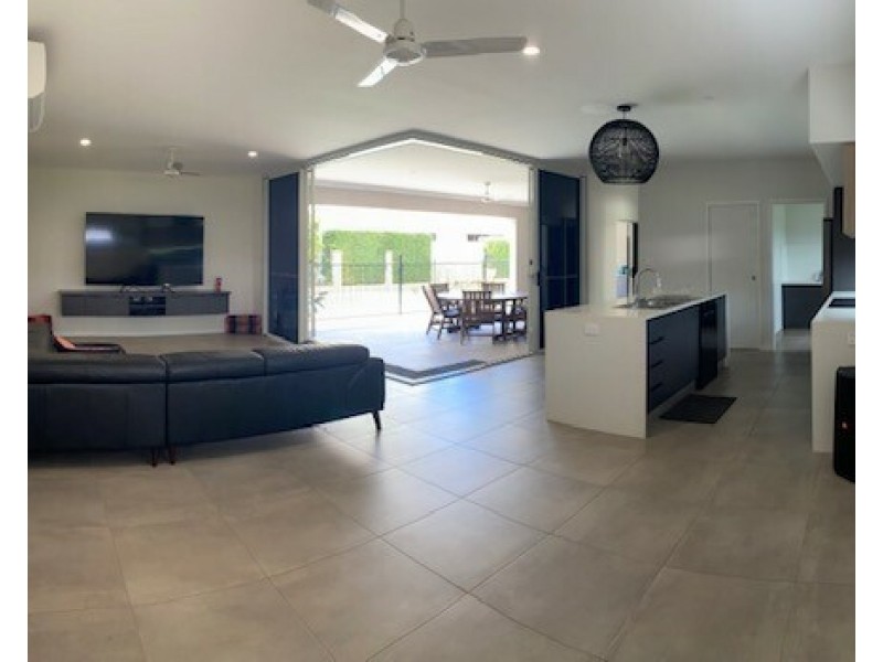 14 Seagull Cl, Mission Beach QLD 4852